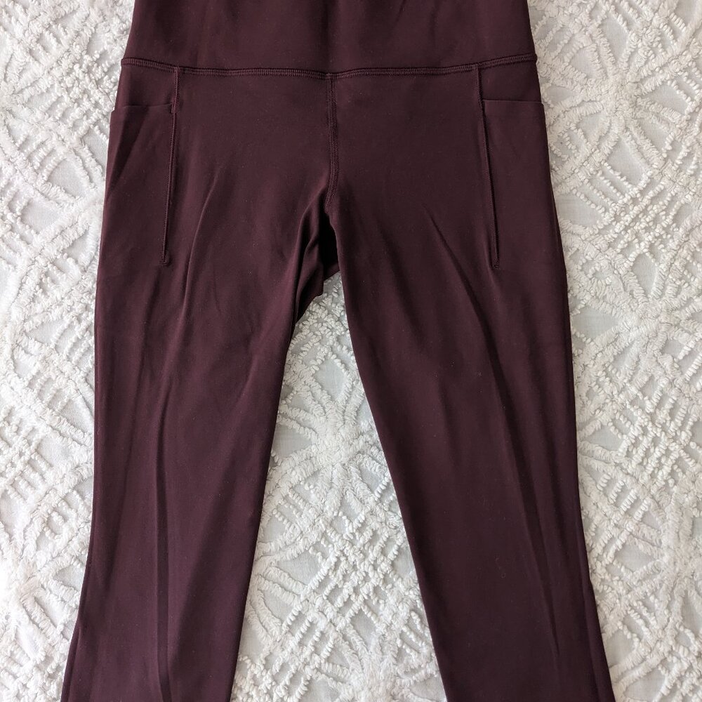 NWOT - Athleta Salutation Stash High Rise Capri